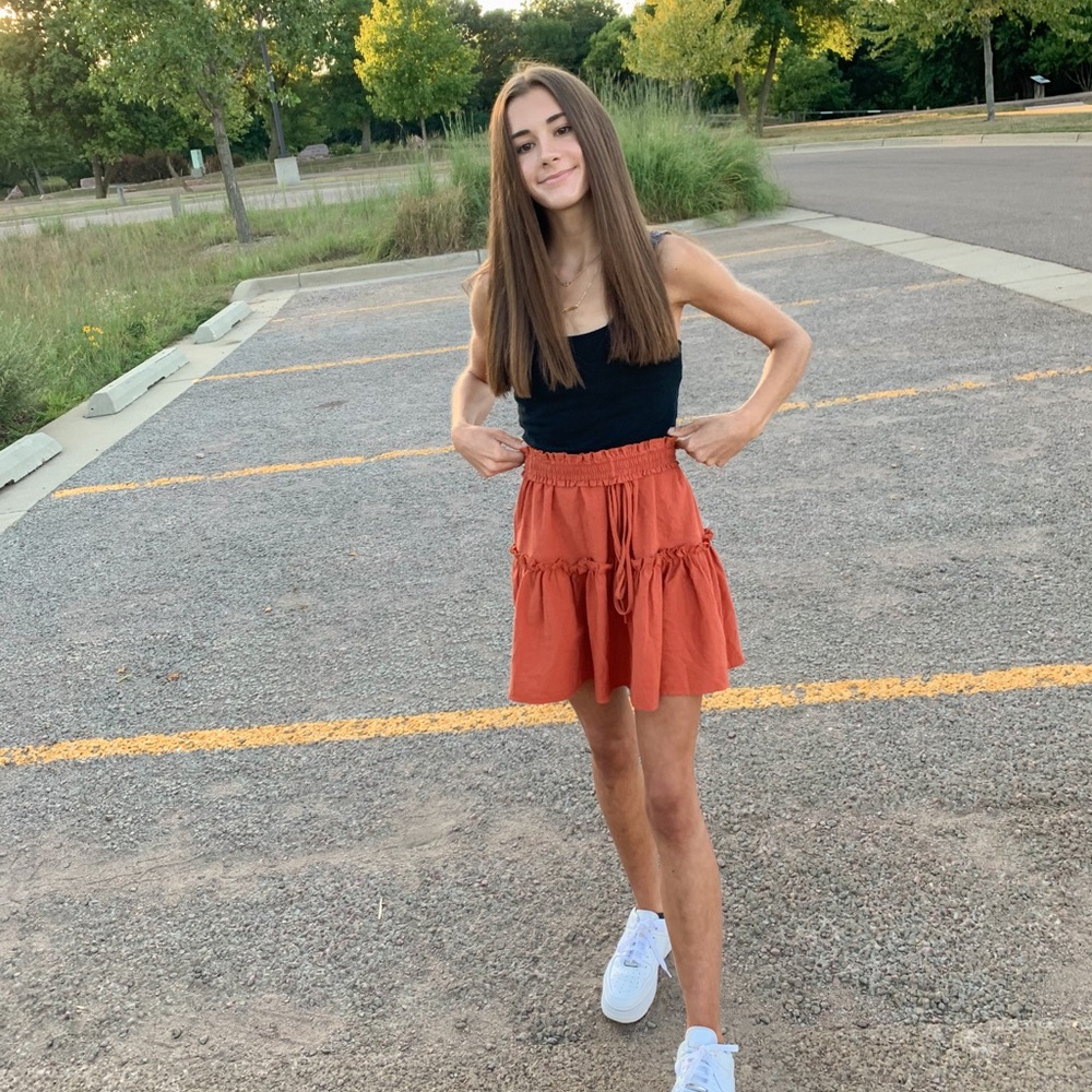 Meet your Posher, Adrienne